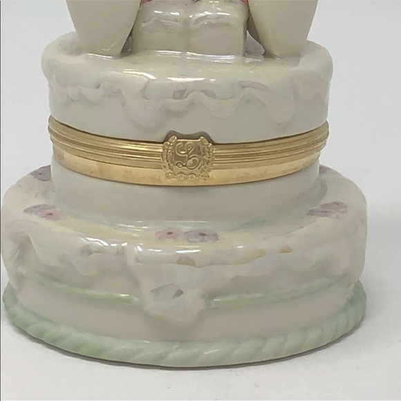 Lenox Mickey's Birthday Surprise Treasure Box - Picture 4 of 9